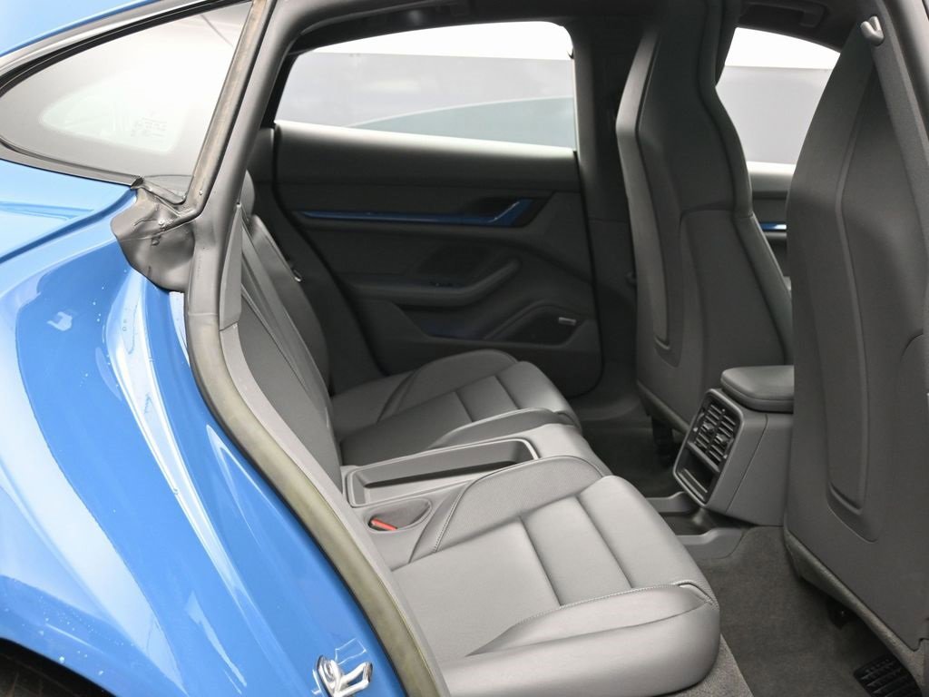 Used 2023 Porsche Taycan image 36