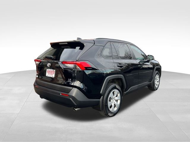 Used 2021 Toyota RAV4 LE image 5