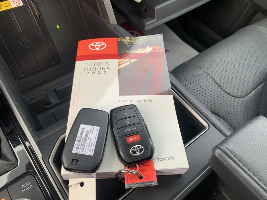 Used 2022 Toyota Tundra SR5 w/ SR5 Convenience Package image 9