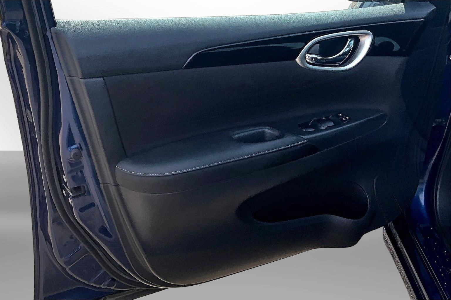 Used 2018 Nissan Sentra SV FWD image 25