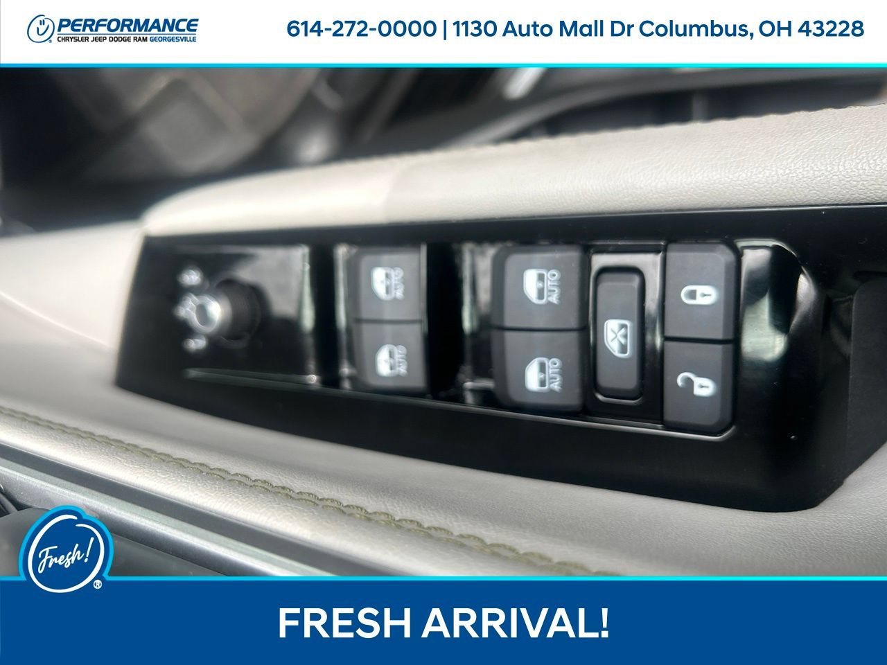 Used 2025 Jeep Wagoneer 4WD image 17