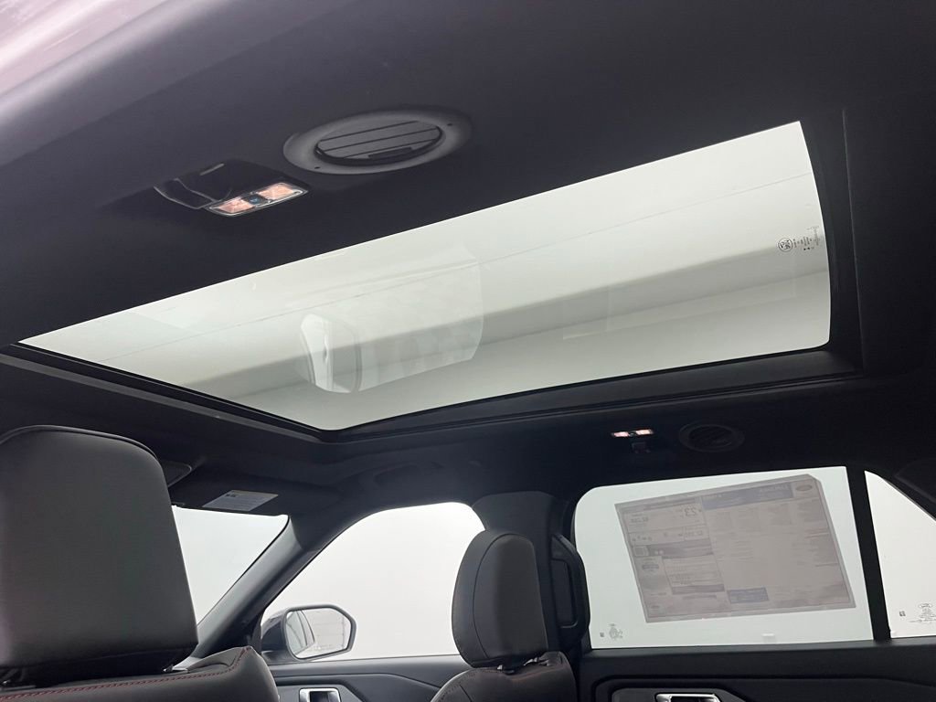 New 2026 Ford Explorer ST-Line w/ ST-Line Street Pack image 5