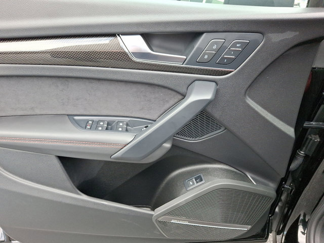 Used 2024 Audi SQ5 Prestige image 12