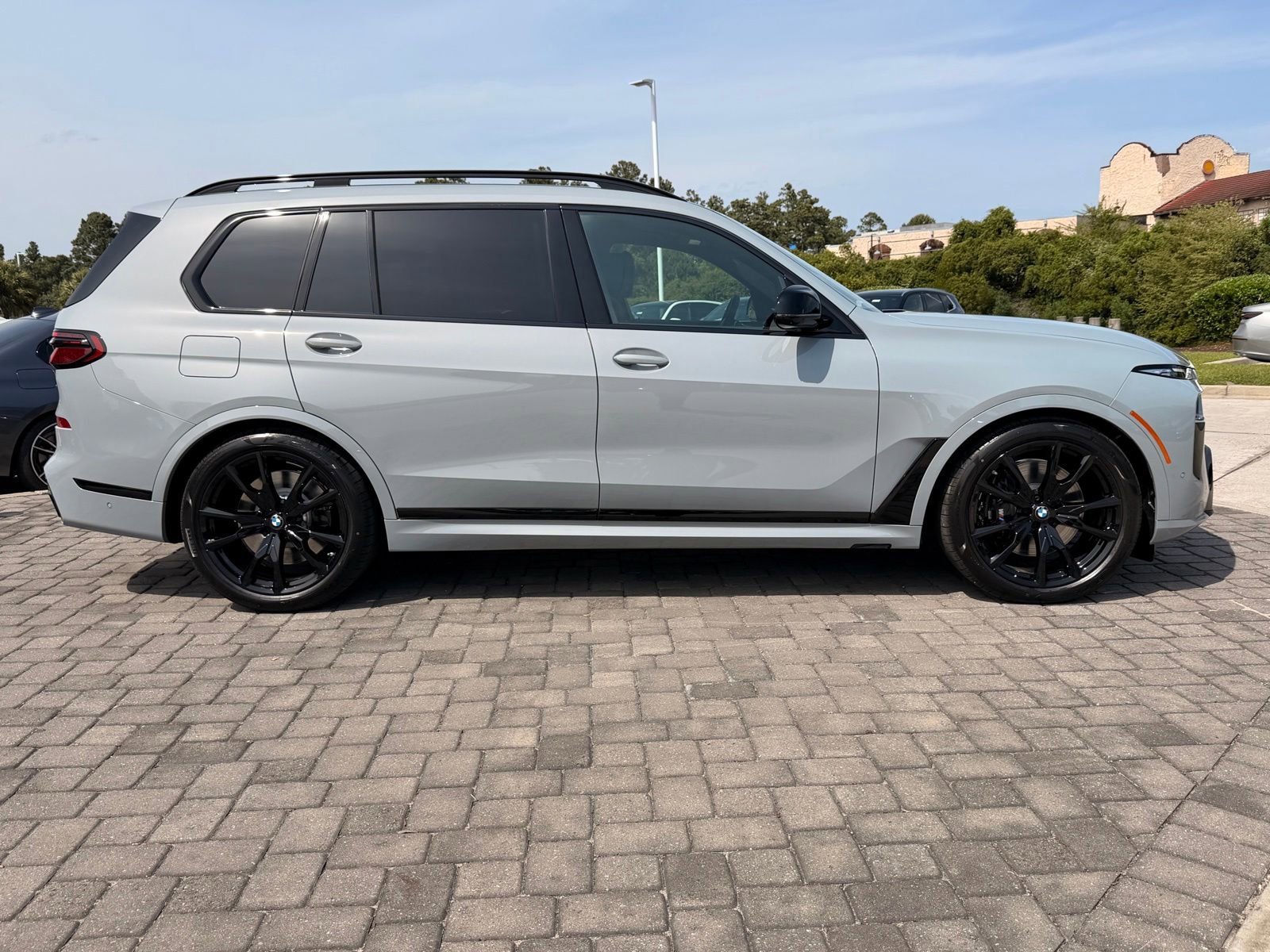 New 2027 BMW X7 M60i AWD/4WD image 8