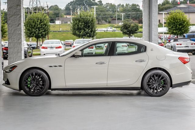 Used 2016 Maserati Ghibli RWD image 53