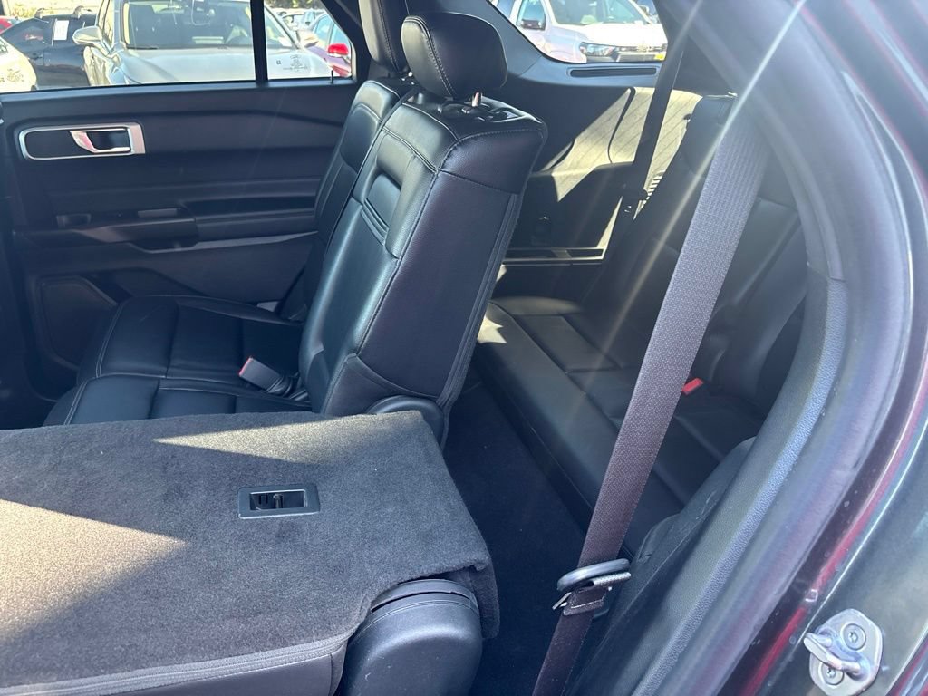 Used 2020 Ford Explorer XLT w/ Equipment Group 202A RWD image 13