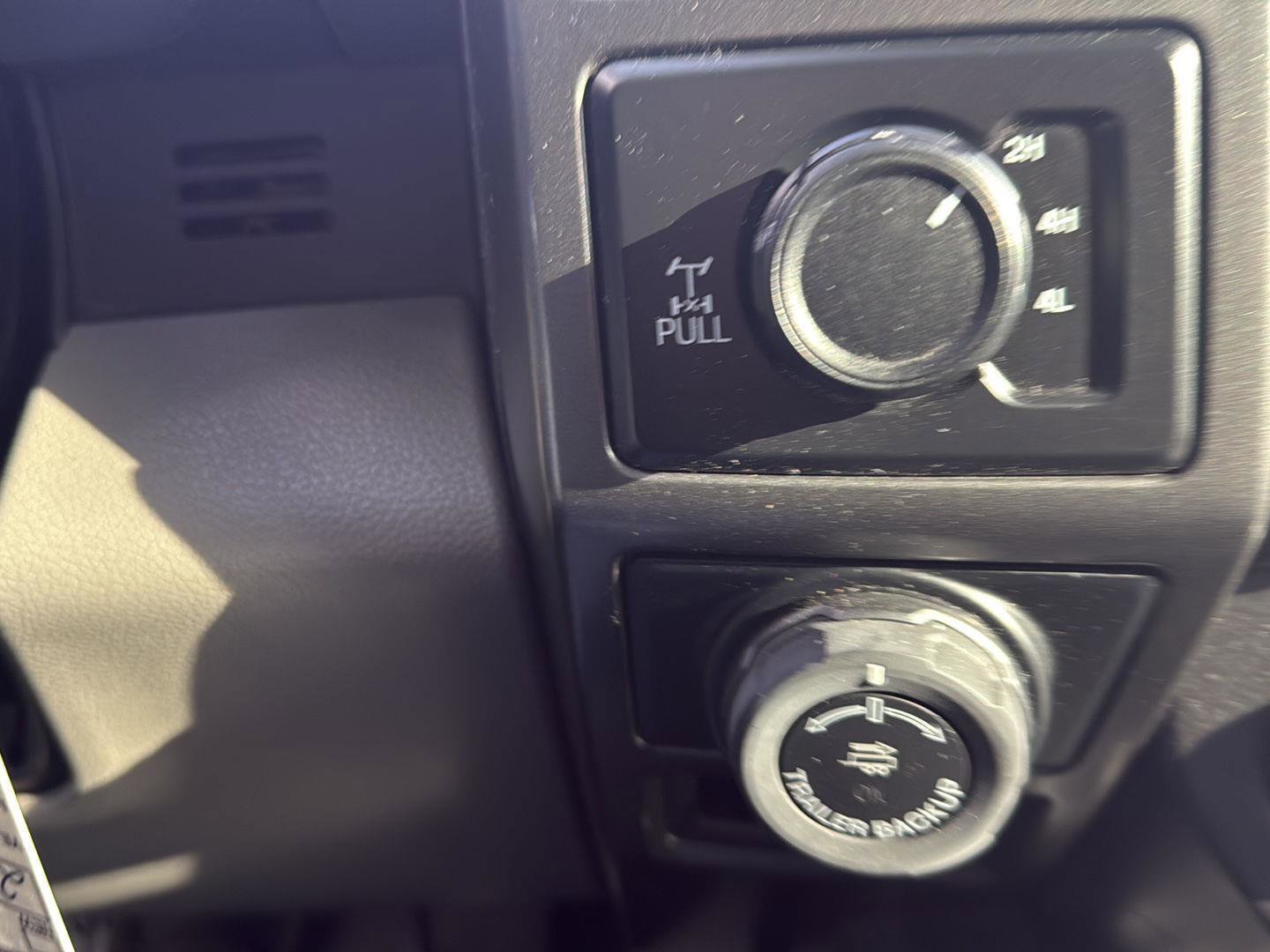 Used 2018 Ford F150 XLT w/ Equipment Group 302A Luxury image 23