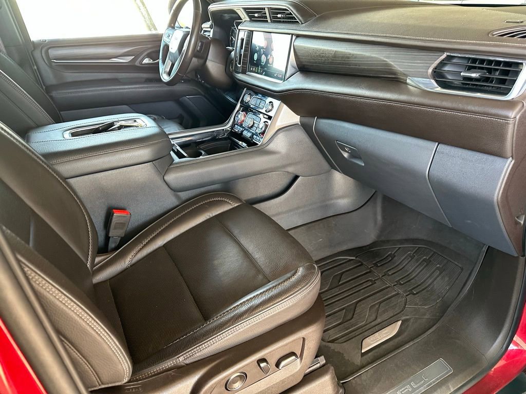 Used 2021 GMC Yukon XL Denali w/ Denali Premium Package image 16