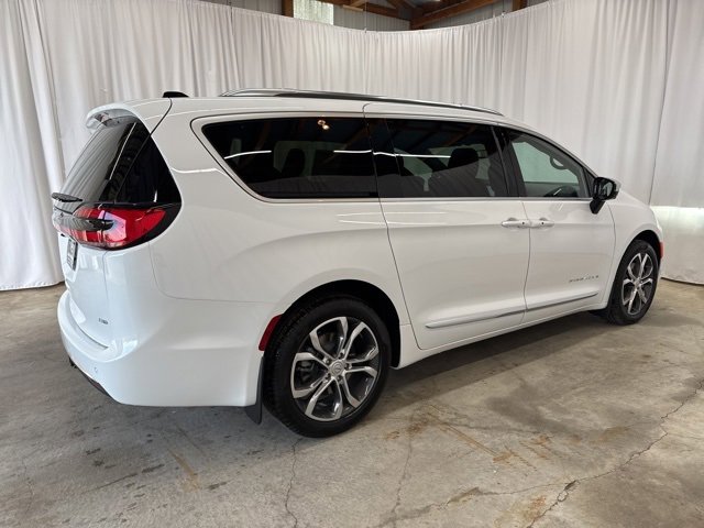 New 2026 Chrysler Pacifica Pinnacle w/ Trailer Tow Group image 6