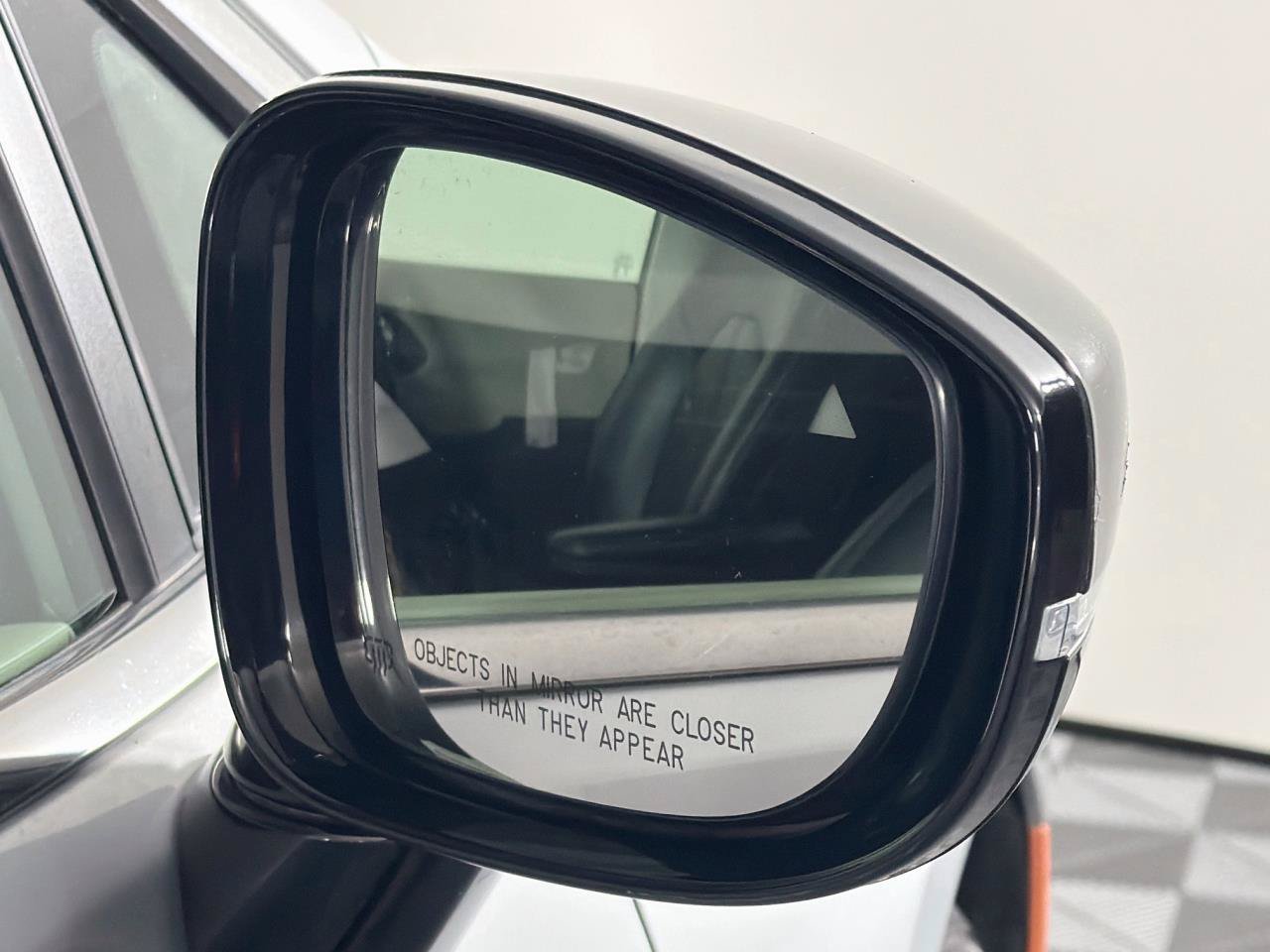 Used 2024 Chrysler Pacifica Limited FWD image 30