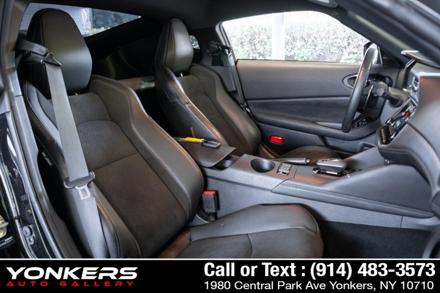 Used 2024 Nissan Z Performance w/ Floor Mat Package RWD image 48