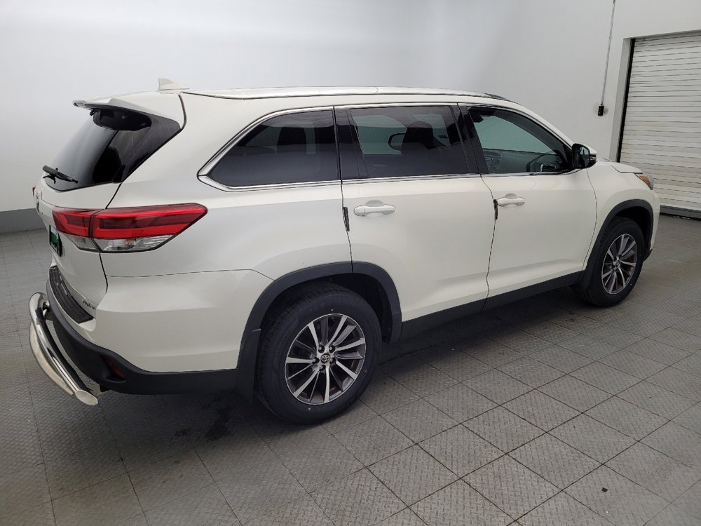 Used 2019 Toyota Highlander XLE image 10
