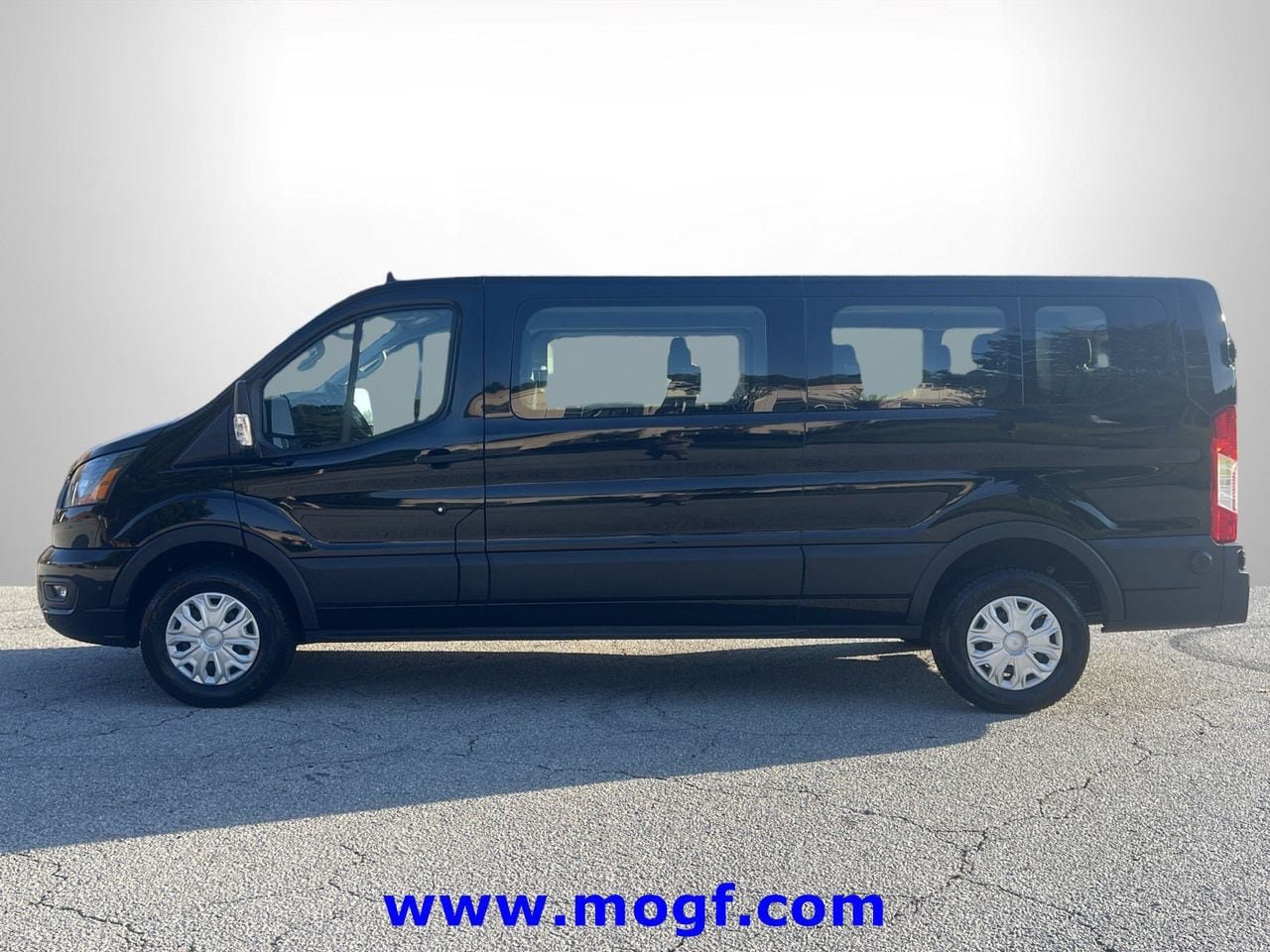 Used 2024 Ford Transit 350 XLT RWD image 23
