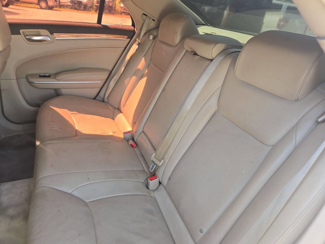 Used 2013 Chrysler 300 C RWD image 10