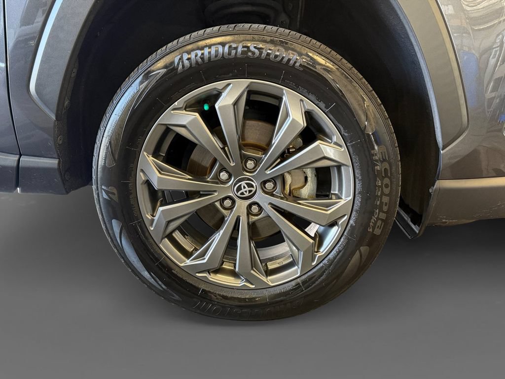 Used 2023 Toyota RAV4 Limited AWD/4WD image 9