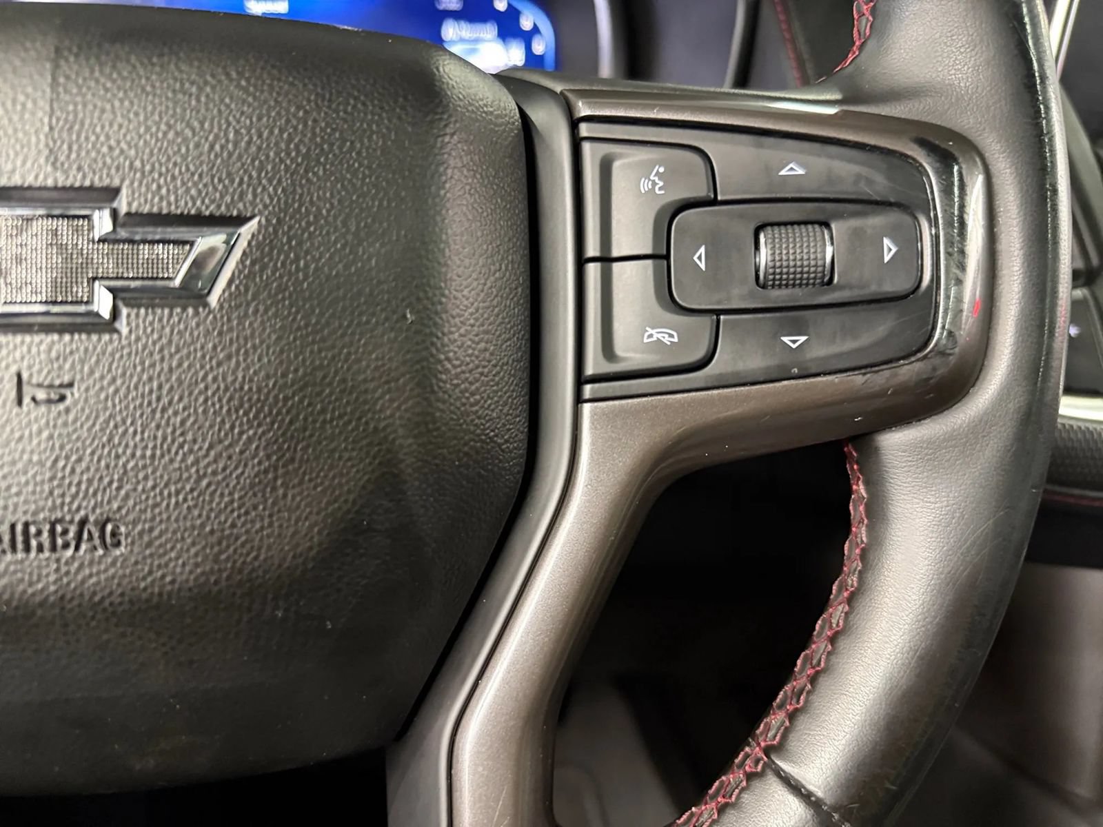 Used 2023 Chevrolet Suburban RST w/ Luxury Package AWD/4WD image 32
