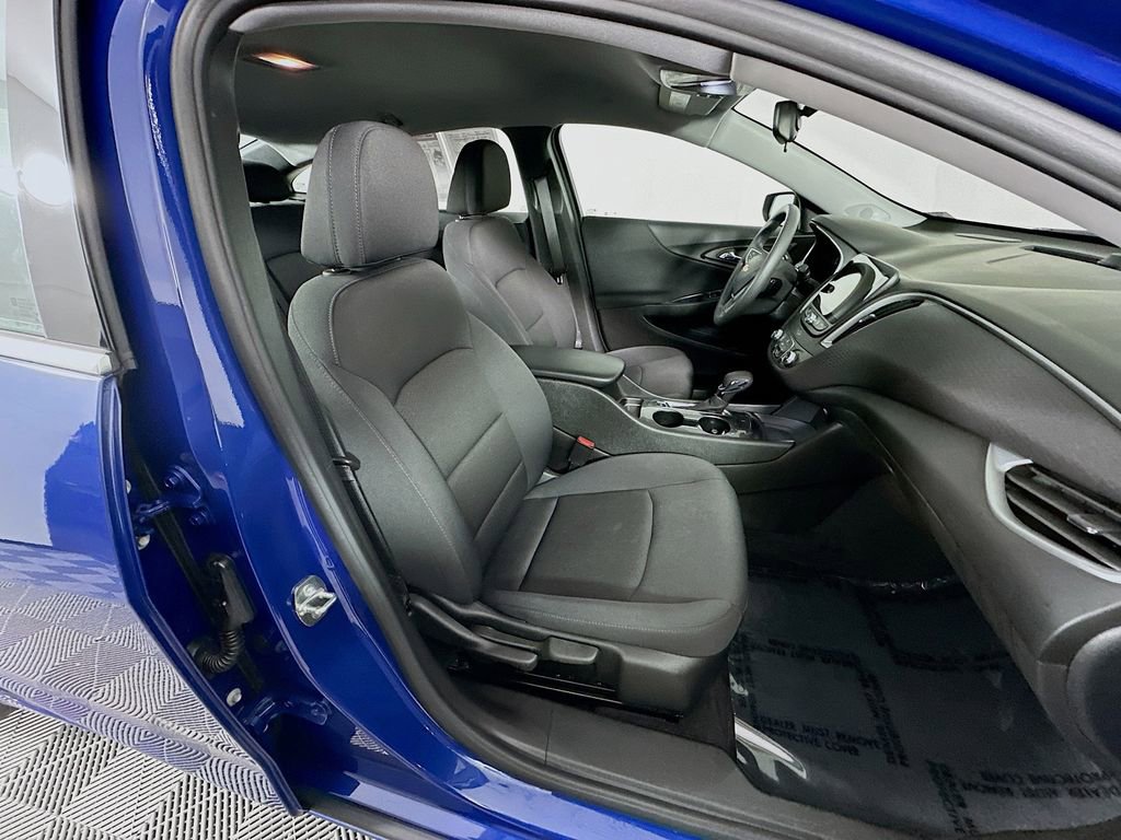 Used 2023 Chevrolet Malibu LS image 34