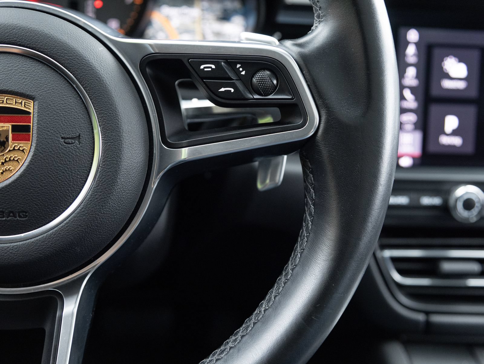 Certified 2021 Porsche Macan S AWD/4WD image 16