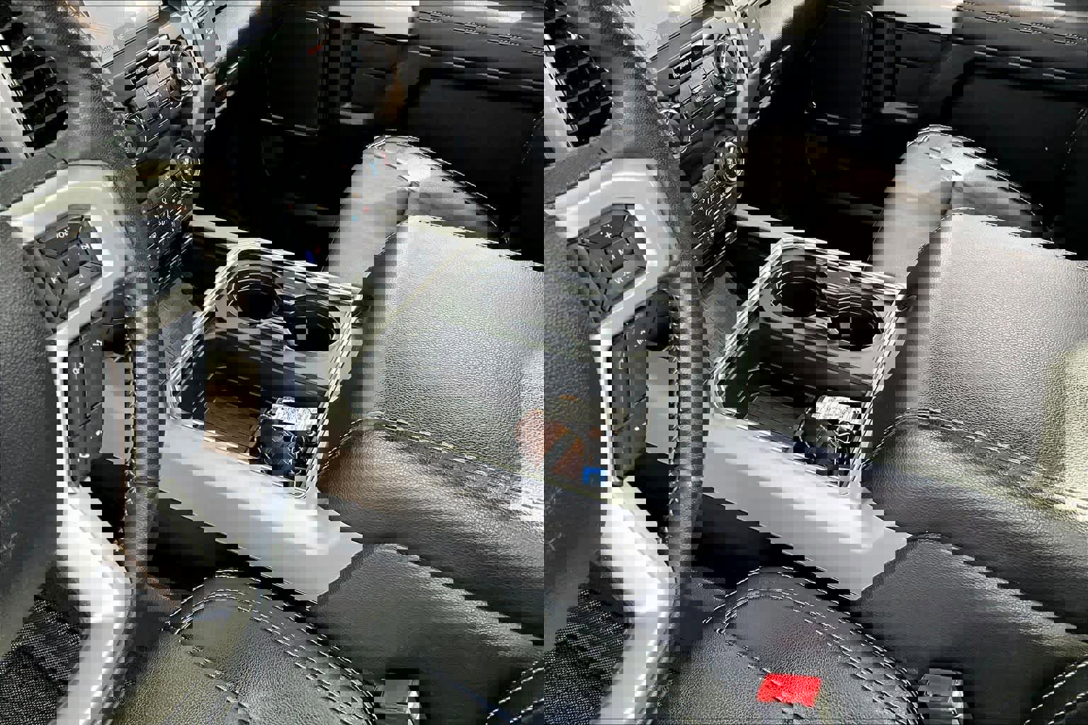 Used 2021 Ford F350 Lariat w/ Tremor Off-Road Package image 17