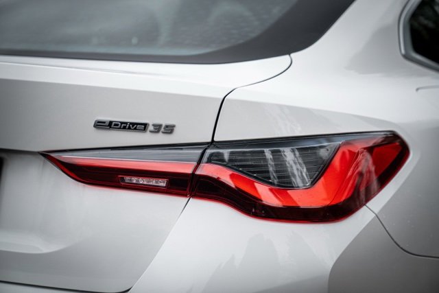 Used 2023 BMW i4 eDrive35 image 18