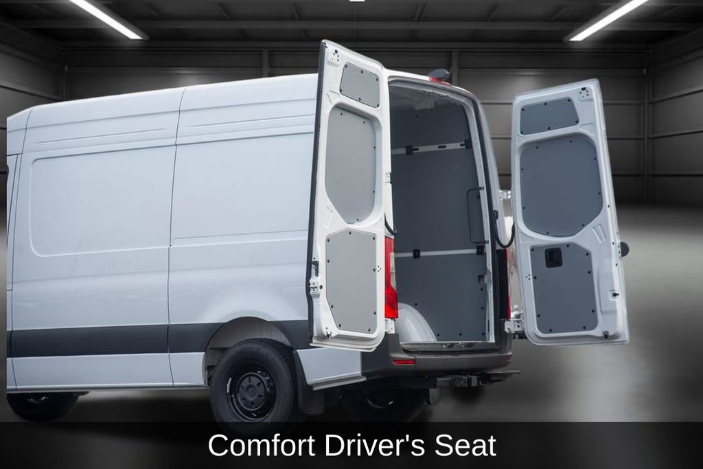Used 2025 Mercedes-Benz Sprinter 2500 image 21