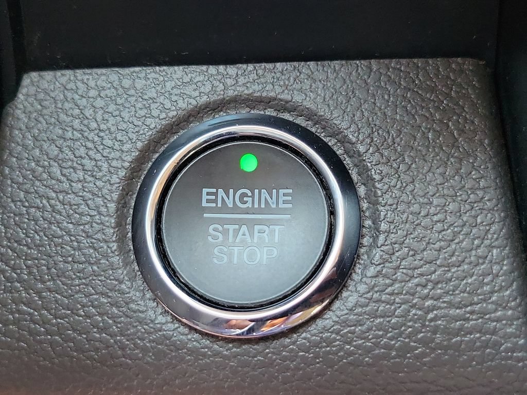Used 2019 Ford Expedition Limited w/ Equipment Group 302A AWD/4WD image 9