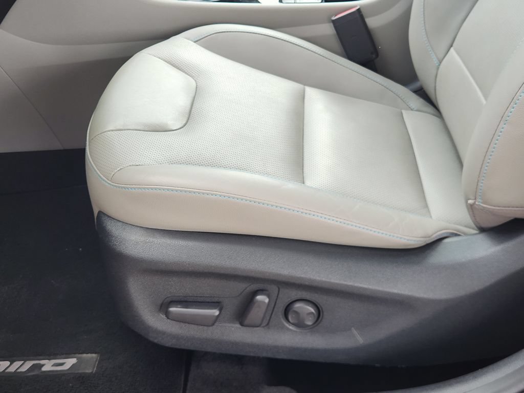 Used 2018 Kia Niro Touring FWD image 24