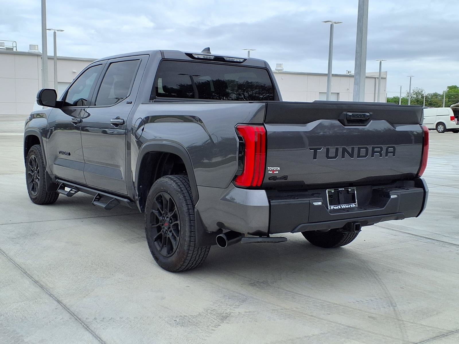 Used 2025 Toyota Tundra SR5 w/ SR5 Premium Package AWD/4WD image 7