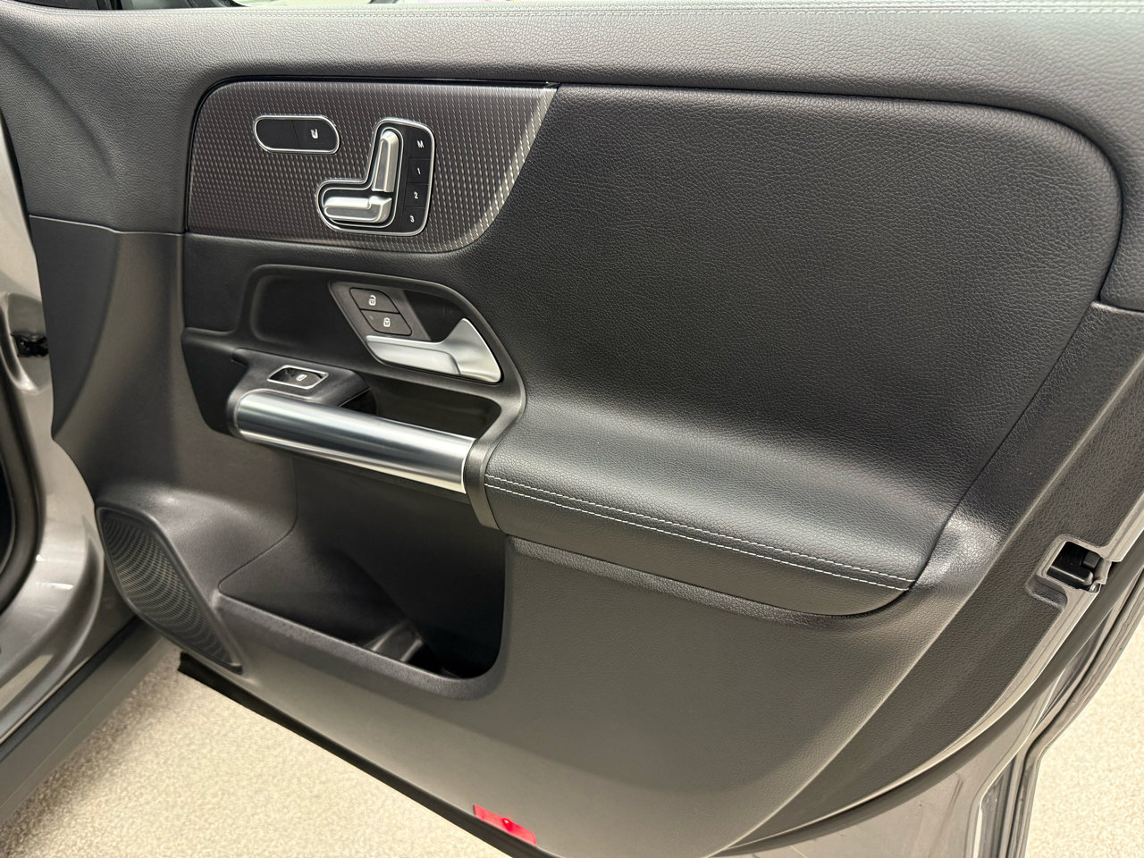 Used 2021 Mercedes-Benz GLA 250 4MATIC w/ Premium Package image 13