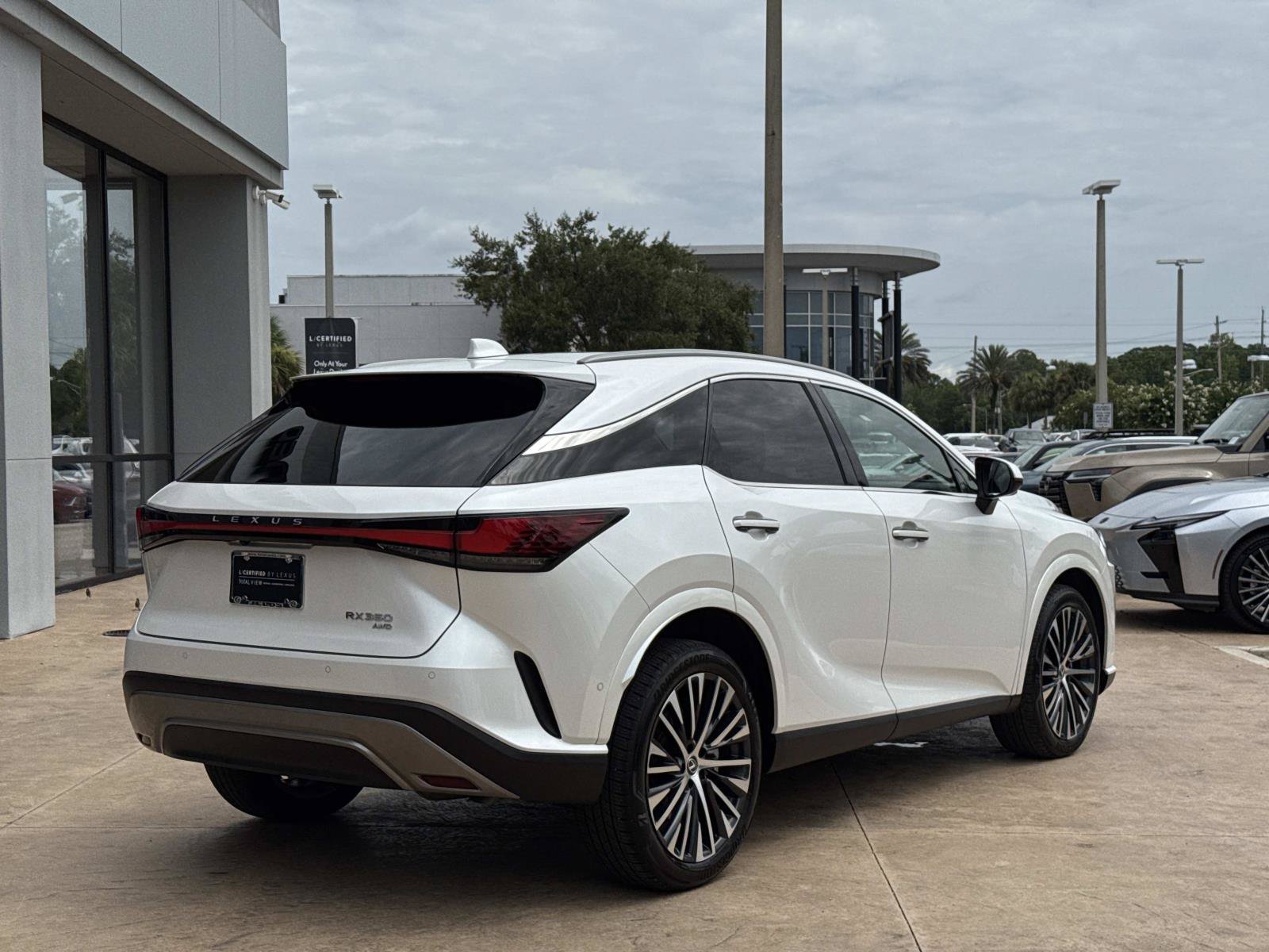 Used 2023 Lexus RX 350 Premium Plus w/ Cold Area Package AWD/4WD image 3