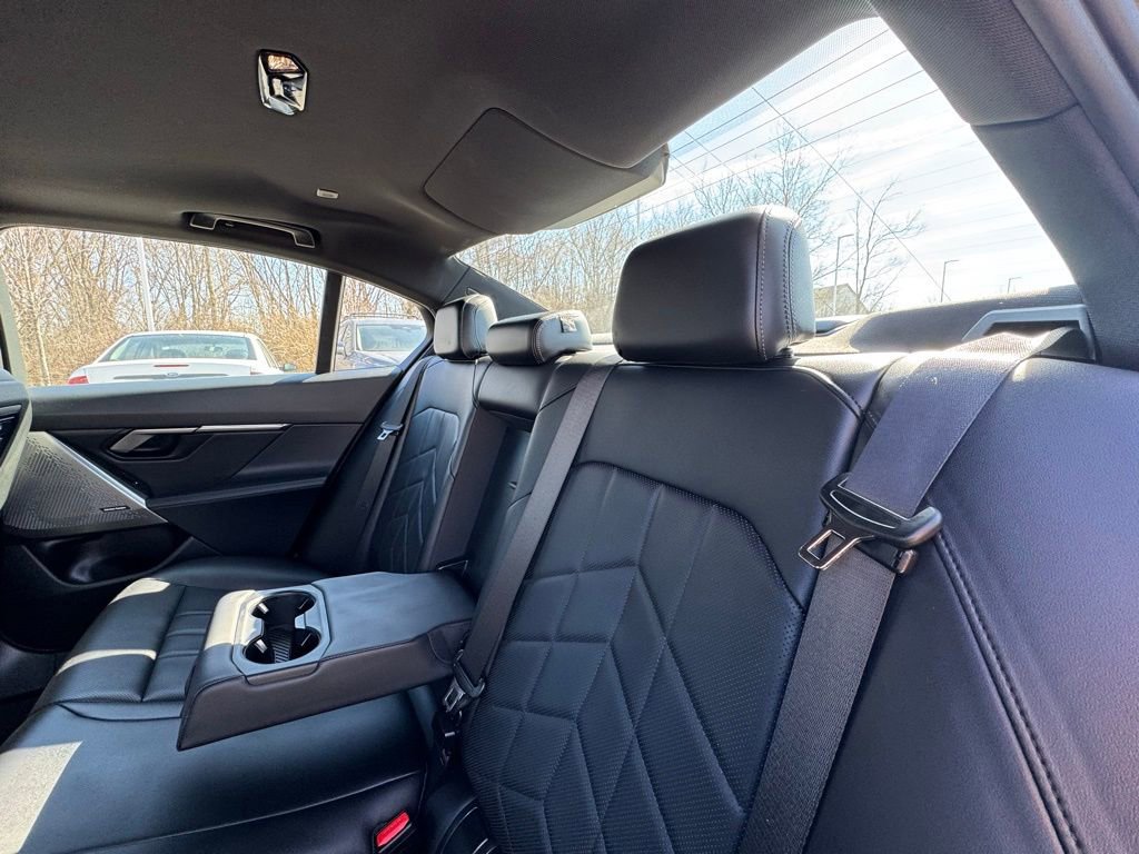 Certified 2025 BMW 530i xDrive AWD/4WD image 26