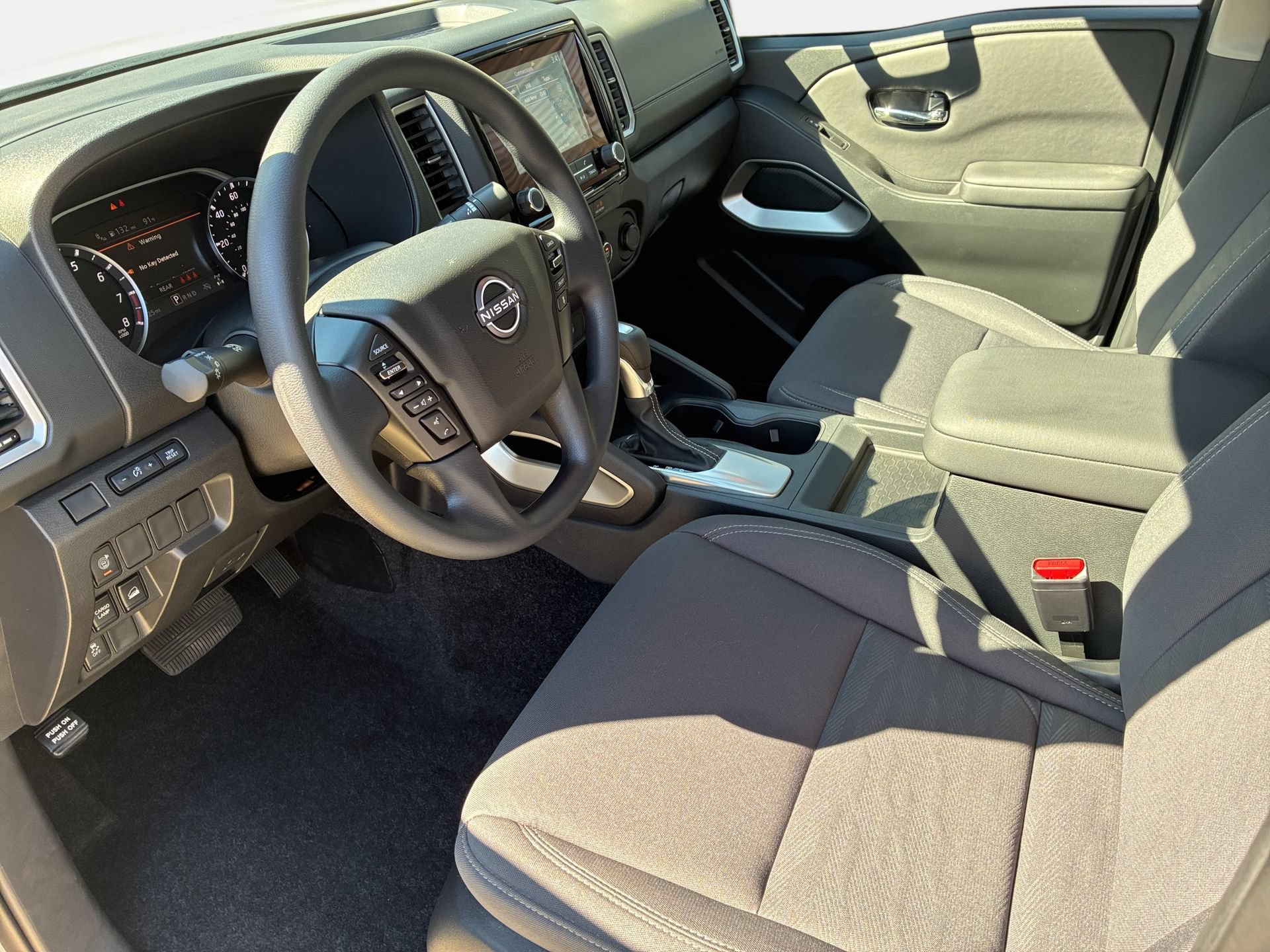 Used 2024 Nissan Frontier SV w/ Technology Package AWD/4WD image 16