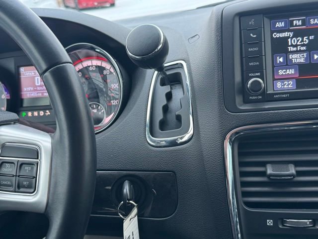 Used 2019 Dodge Grand Caravan SE w/ UConnect Hands-Free Group image 25