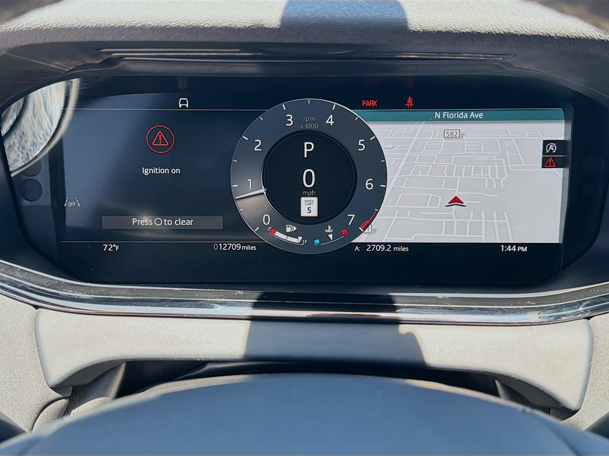 Used 2025 Land Rover Range Rover Evoque Dynamic SE AWD/4WD image 39