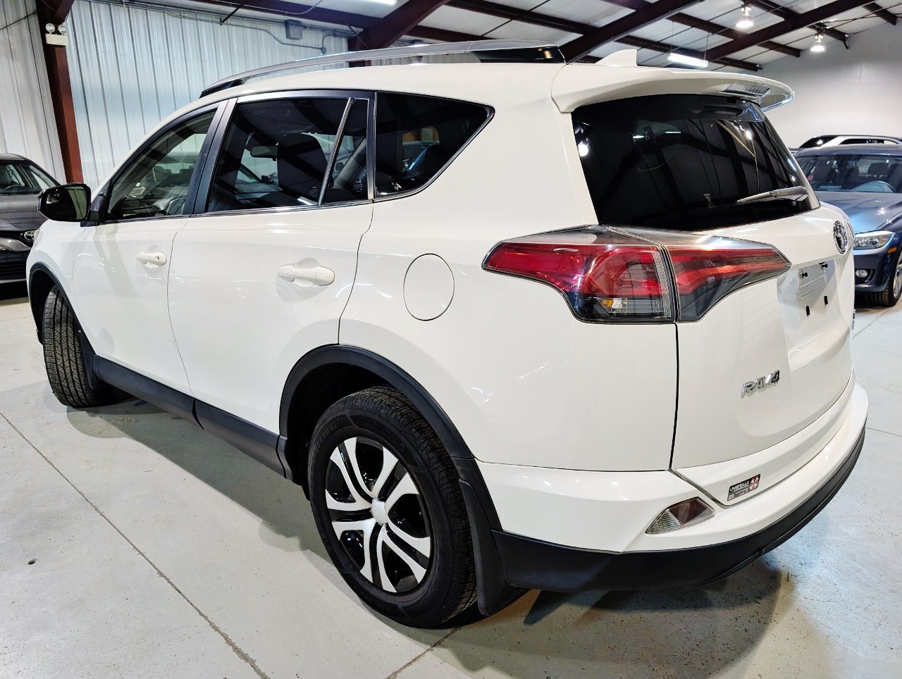 Used 2017 Toyota RAV4 LE w/ All Weather Liner Package AWD/4WD image 4