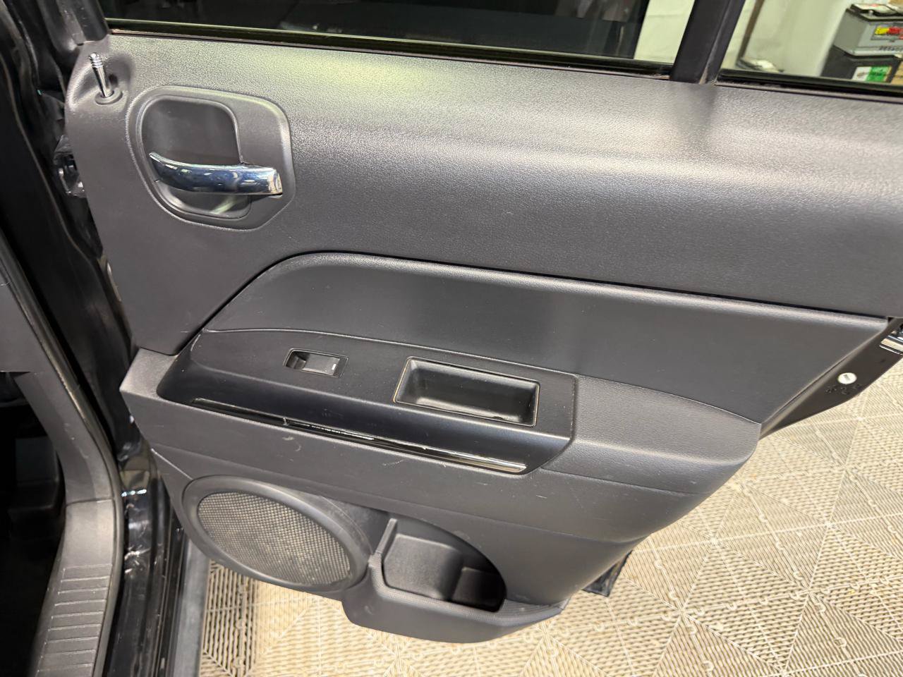 Used 2012 Jeep Patriot Limited w/ Sun/Sound Group AWD/4WD image 16