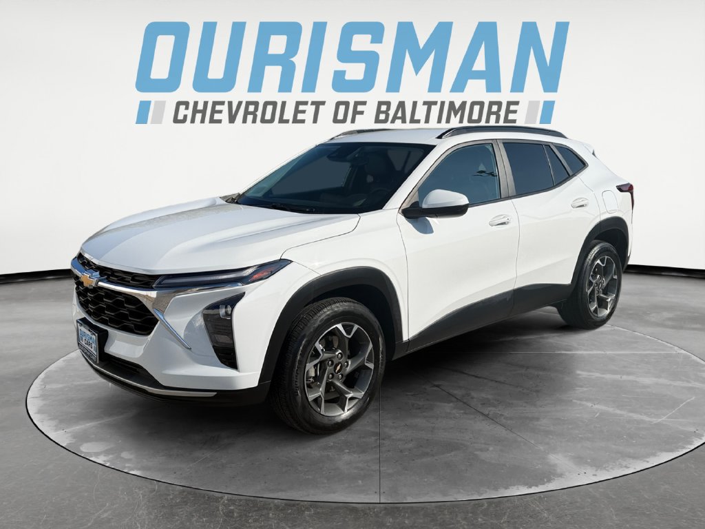 Used 2024 Chevrolet Trax LT w/ LT Convenience Package FWD image 2