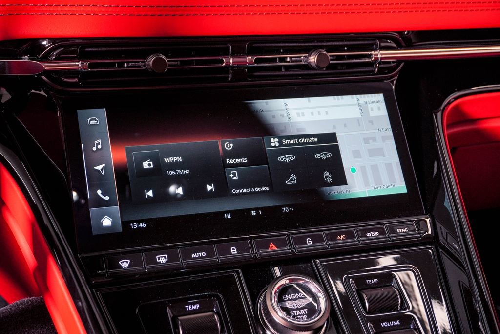 Used 2024 Aston Martin DB12 Coupe image 28
