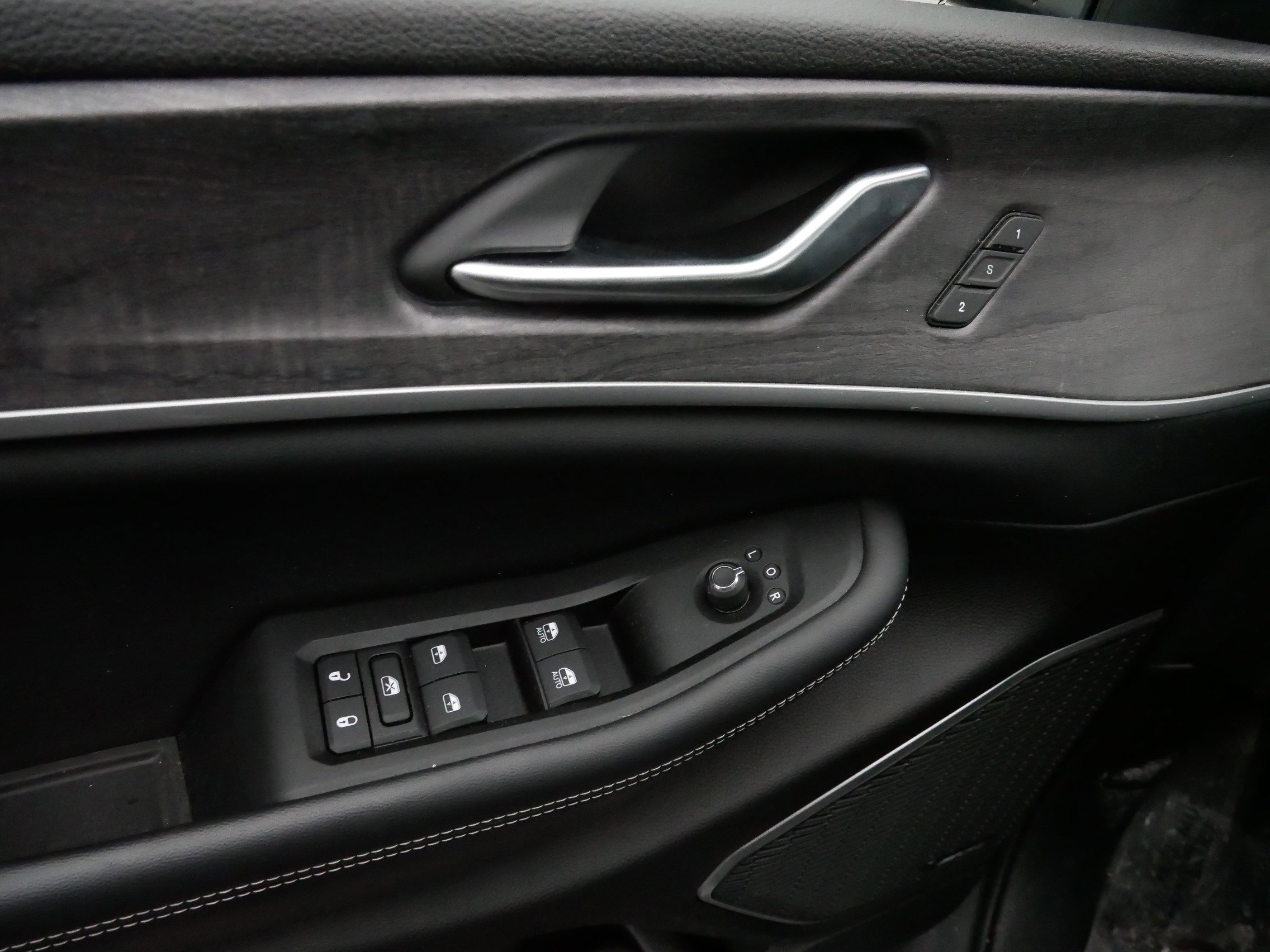 Certified 2023 Jeep Grand Cherokee Limited w/ Luxury Tech Group II image 19