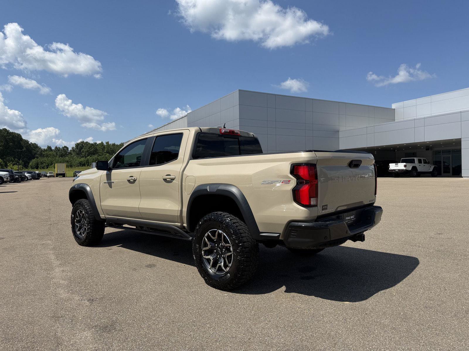 Used 2023 Chevrolet Colorado ZR2 w/ ZR2 Convenience Package III AWD/4WD image 4