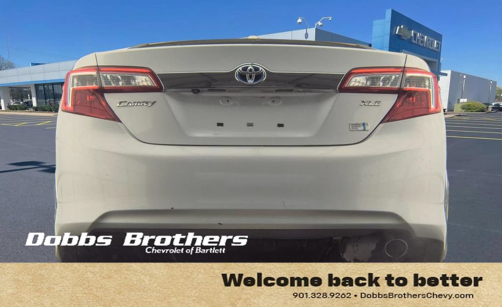 Used 2014 Toyota Camry XLE w/ Moonroof Package FWD image 5