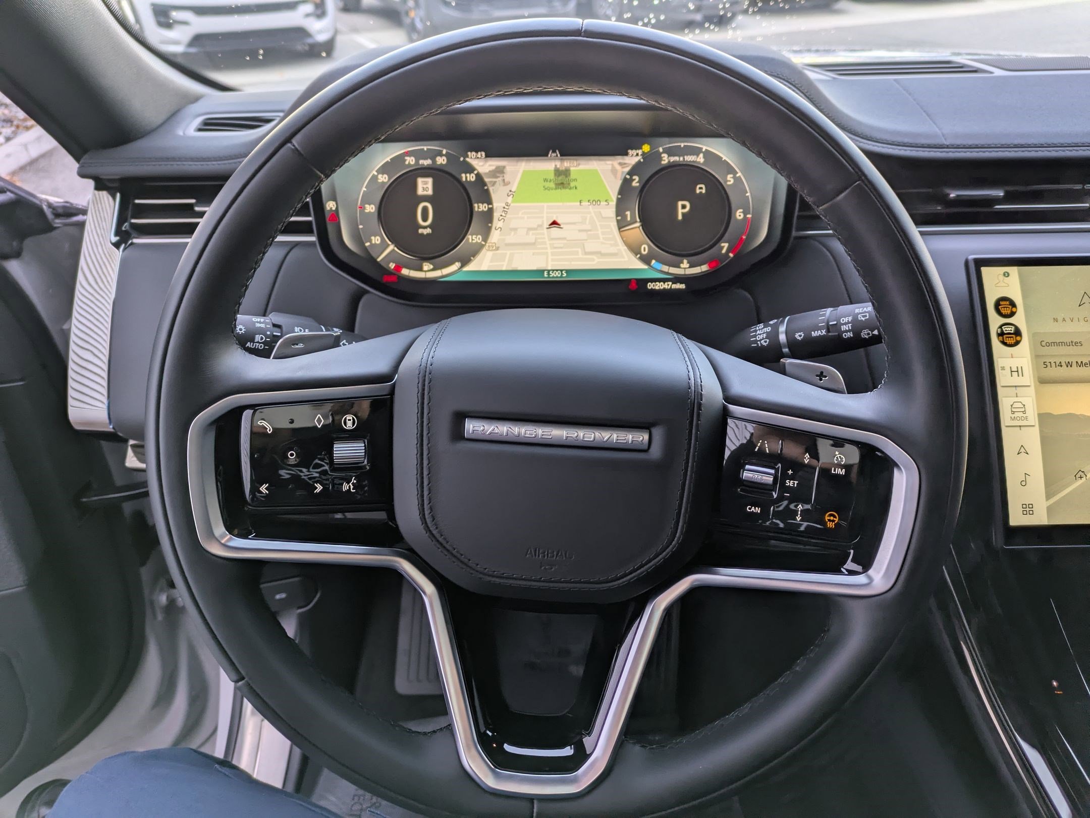 Used 2025 Land Rover Range Rover Sport SE image 18