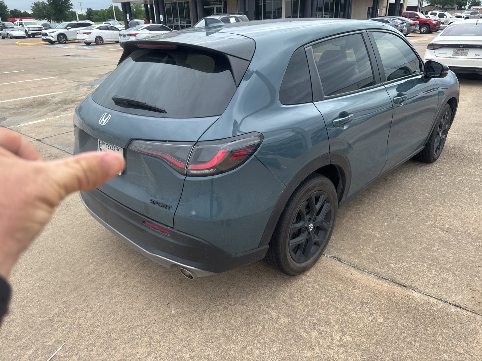 Certified 2025 Honda HR-V Sport image 5
