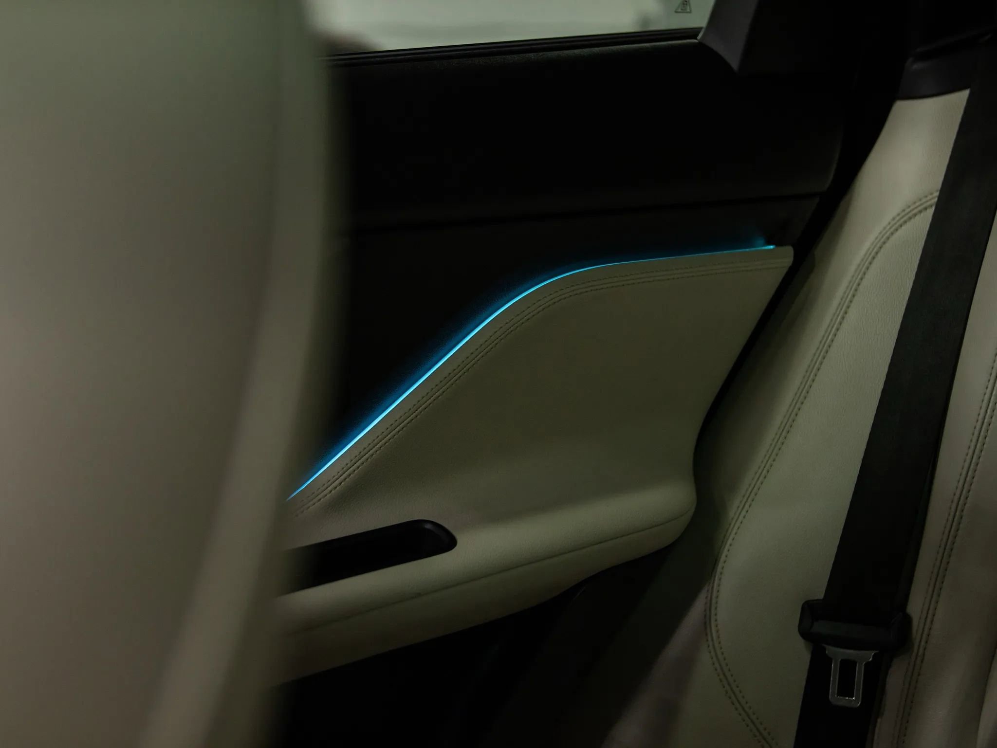 Used 2020 Jaguar F-PACE Prestige image 37