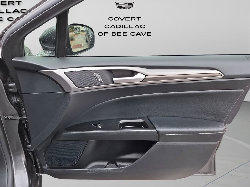 Used 2019 Ford Fusion SEL image 15