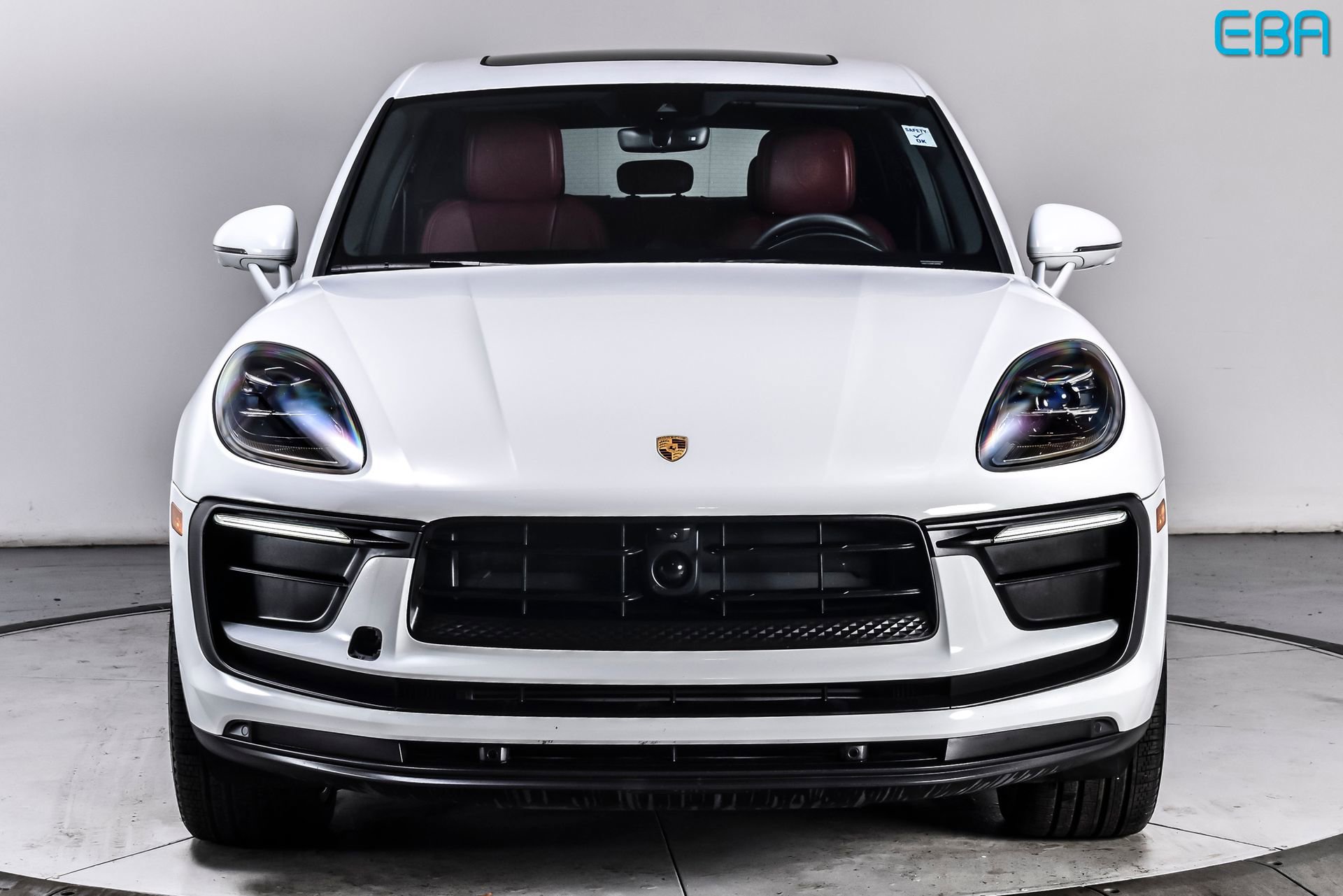 Used 2025 Porsche Macan image 8