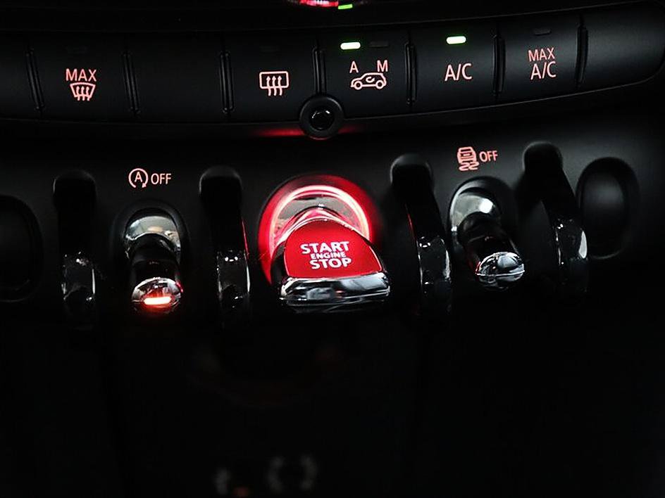 Used 2017 MINI Cooper 2-Door Hardtop FWD image 28