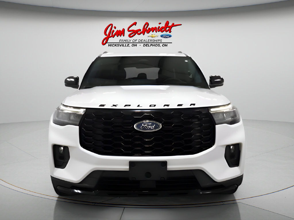 Used 2025 Ford Explorer ST-Line w/ ST-Line Street Pack AWD/4WD image 3