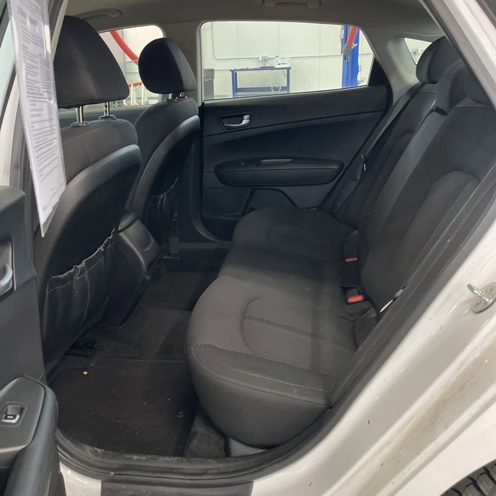 Used 2018 Kia Optima LX image 11