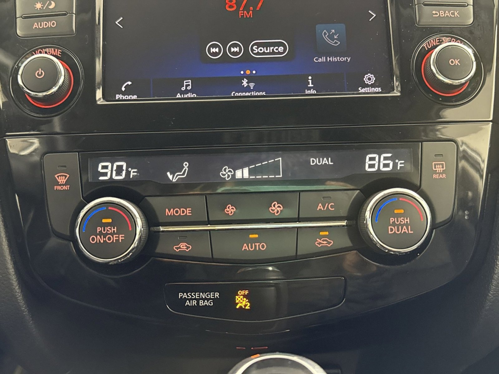 Used 2018 Nissan Rogue SV image 20